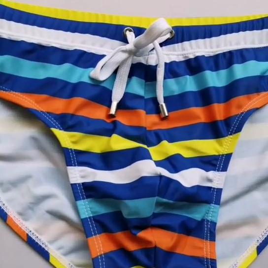 Man Sexy Swimsuit Waterproof Swimsuit Gay Swimwear Briefs with Pusher for Surf Swim Sunbath