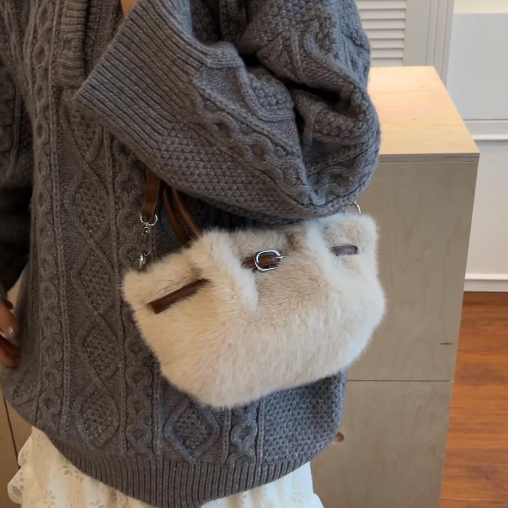 Commuter Messenger Bag Plush Bag Women's Shoulder Bag