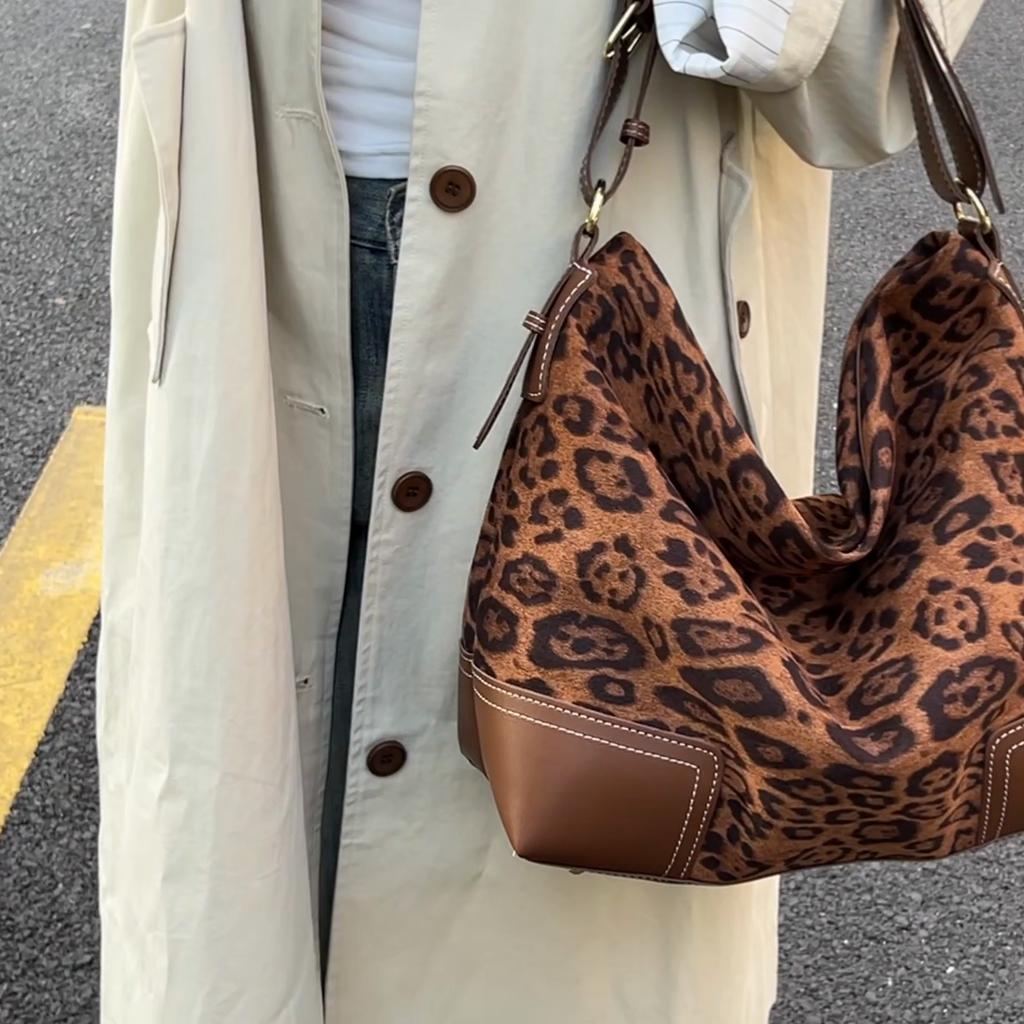Borsa Hobo con Stampa Leopardo per Donna Borsa a Spalla alla Moda con Tracolla Regolabile e Design in Pelle Morbida