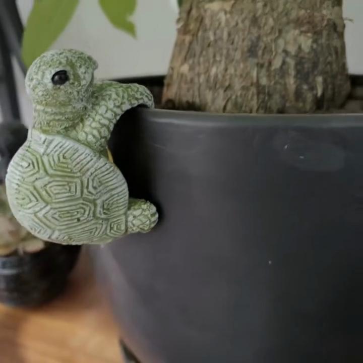 Whimsical Cartoon Turtle Resin Hanging Planter Ideal for Indoor Outdoor Decor in Living Room Bedroom TV Stand Perfect for Christmas Easter Graduation