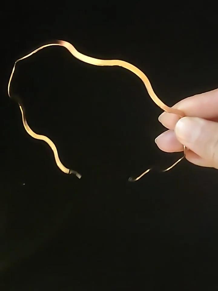 Dámská minimalistická kovová tenká obruč do vlasů