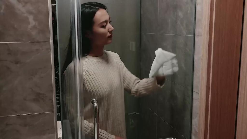 HS-W31S Robotický čistič oken, Inteligentní rozprašovač vody, Vysavač na sklo, Dálkově ovládaný čistič oken, Čtvercový