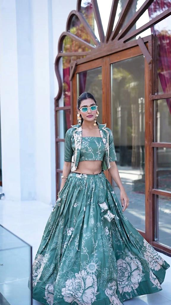 New stylish wedding collection of dresses (Blouse size : M+ 2inch margin (Alter upto XL) Provides added comfort and coverage, )