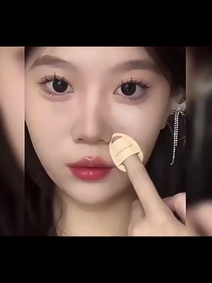 Four-color Lying Silkworm Contouring Tray Natural Highlight Brightening Multi-function Matte Waterproof Eyeshadow Tray Lasting Setting Women's Makeup