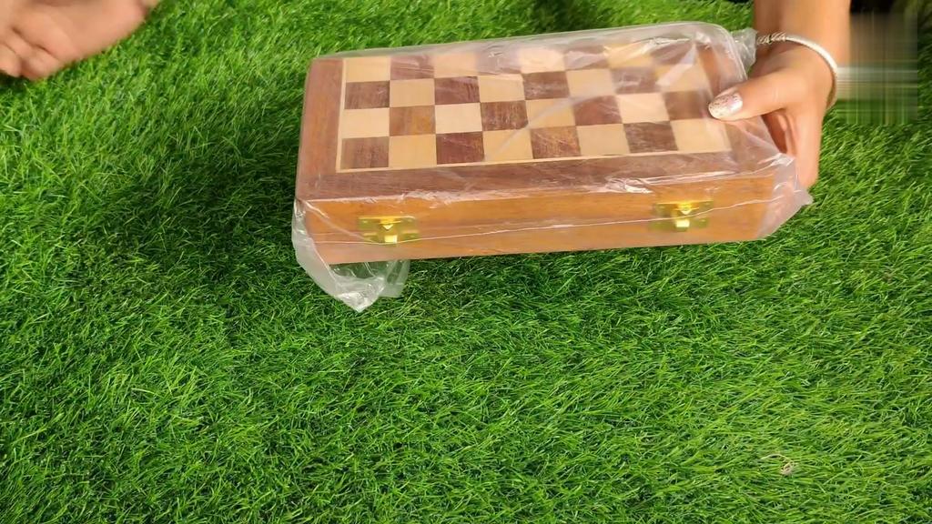 12.5 Inches Wooden Handmade Foldable Magnetic Chess Board Set with Magnetic Pieces and Extra Queens for 2 Players Kids and Adults