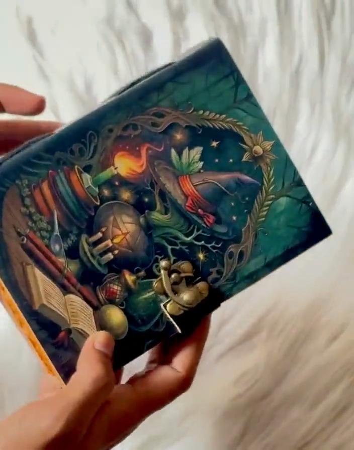 Witch’s Spellbook Journal | Vintage Handmade Magic Grimoire | Lockable Leather Bound Writing & Sketchbook