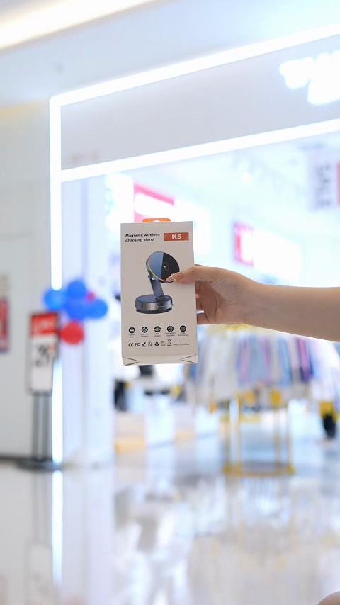 Magnetic Car Wireless Charger Phone Holder 360° Rotatable Phone Mount for Iphone Samsung Xiaomi Suction Cup Vacuum Foldable