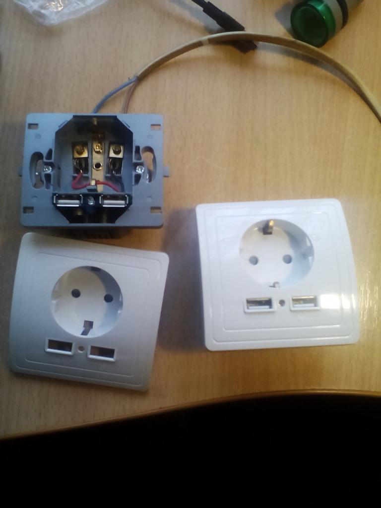 Внутренняя розетка евростандарт с двумя USB портами. купить недорого ...