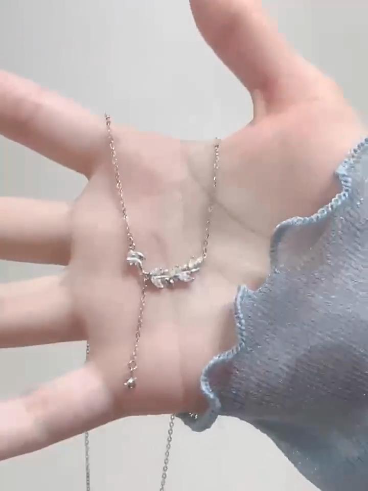 Collier de blé super brillant pour femme, design de niche doux d'été, chaîne de clavicule à pompon en forme de feuille de ping-an