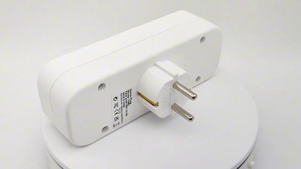 Independent Switch EU Schuko Triple Outlet Power Expansion Plug 1 to 3 Wall Socket Adapter Power Splitter For home