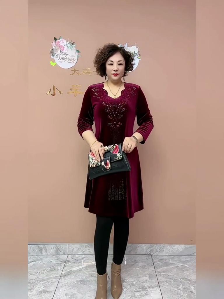 Women's V-neck Velvet Dress Rhinestone Soft and Comfortable Stretchy A-line Dress Mid-length Slim-fit Casual Dress