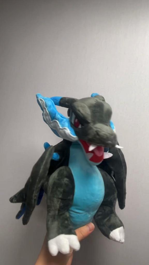 Pokémon Mega Glurman X Plüschtier Orange Drachenpuppe Weiche Cartoon-Figur Sammlerstück Geschenk Geeignet für Kinder und Erwachsene Spielefans Heimdekoration