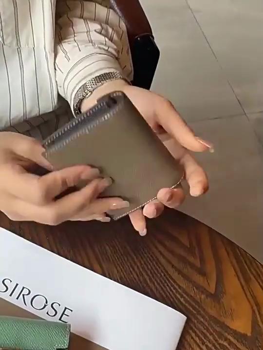 Nové pouzdro na karty z pravé kůže s texturou pro obchodní ID Kreditní karty Hovězí kůže Pouzdro na řidičský průkaz Otočte zámek Card Bag Taška na mince Peněženka