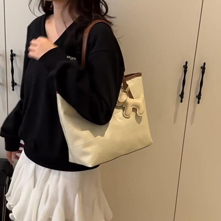 Fashion Solid Color Large Capacity Women Casual Tote Bag With Pendant For Casual Daily Use