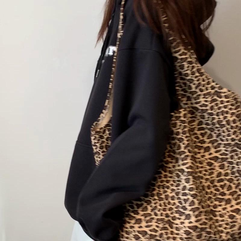 Leopard Print Tote Bag Women's Large Capacity Shoulder Bag Portable Underarm Bag