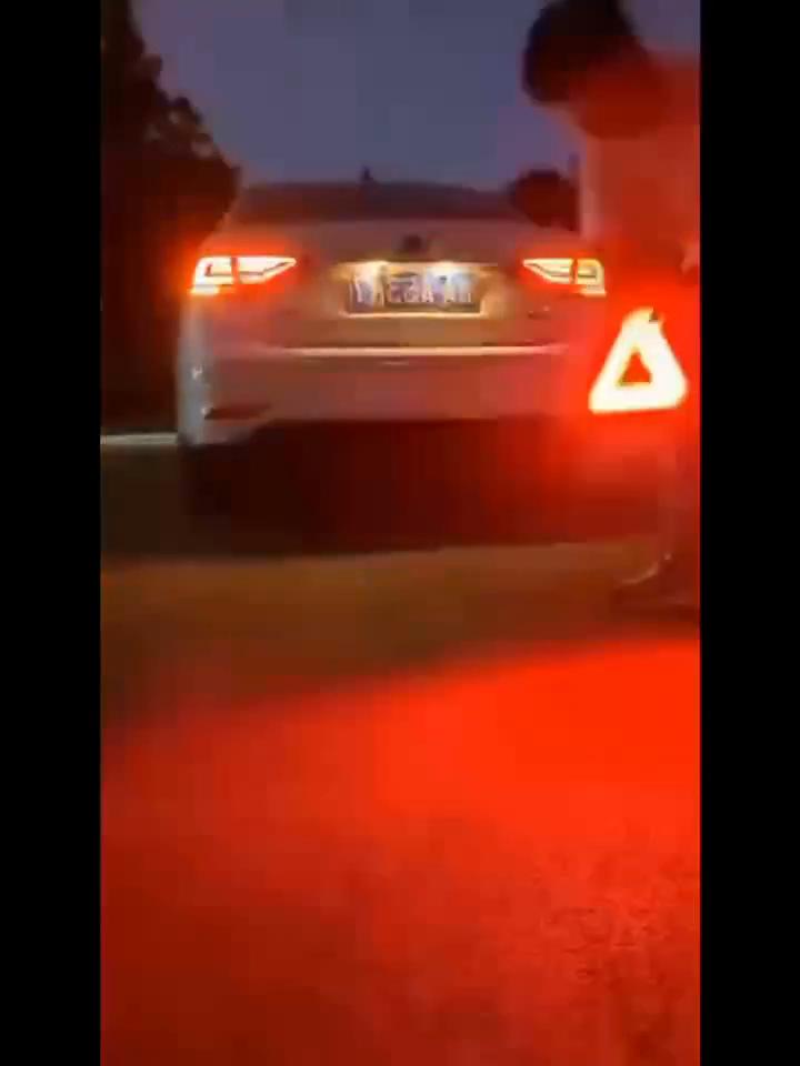 Portable Solar Triangle Warning Light LED Traffic Safety Signal Bright LED Work Lights for Car Repairing