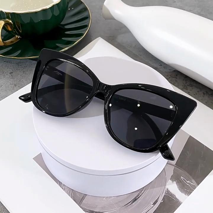 Fashion Street Shooting Cat Eye Sunglasses Photo Props Oval Frame Gradient Lens Sun Glasses UV400 Protection Eyewear for Women
