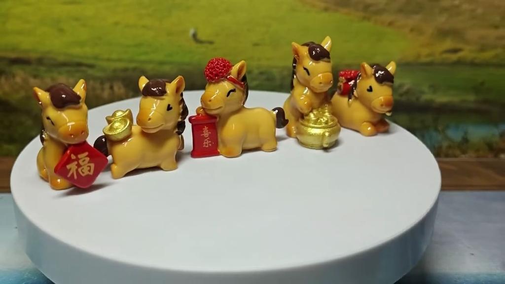 5Pcs Cartoon Horse Animal Miniatures Resin Ornaments Fairy Garden Decoration Moss Terrarium Micro Landscape