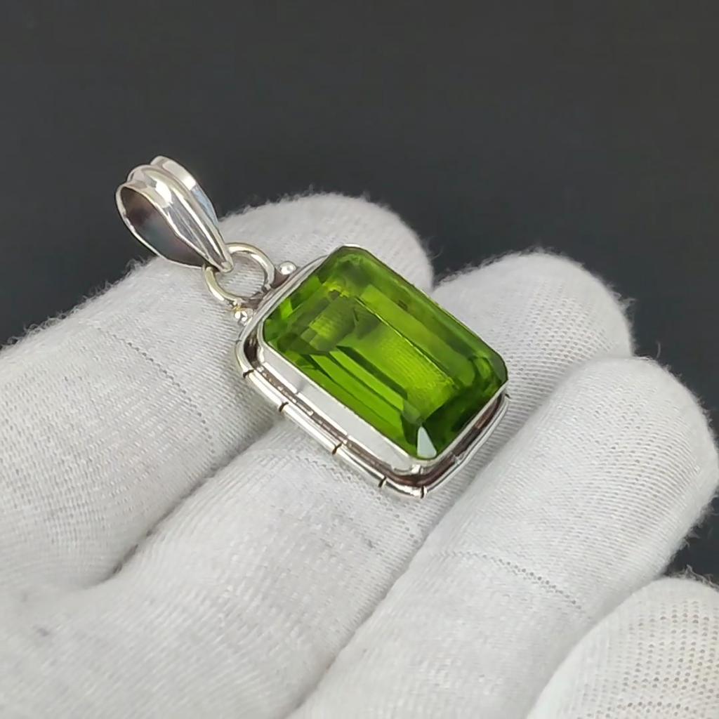 Green Peridot Handcrafted 925 Sterling SIlver Pendant Small Pendant Peridot Gemstone Silver Pendant For Gifts