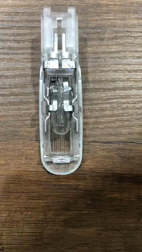 Renault Megane Mk2 Mk3 Fluence Scenic Mk2 Clio Mk3 Oem 8200120715 ajtó belső világítási lámpa