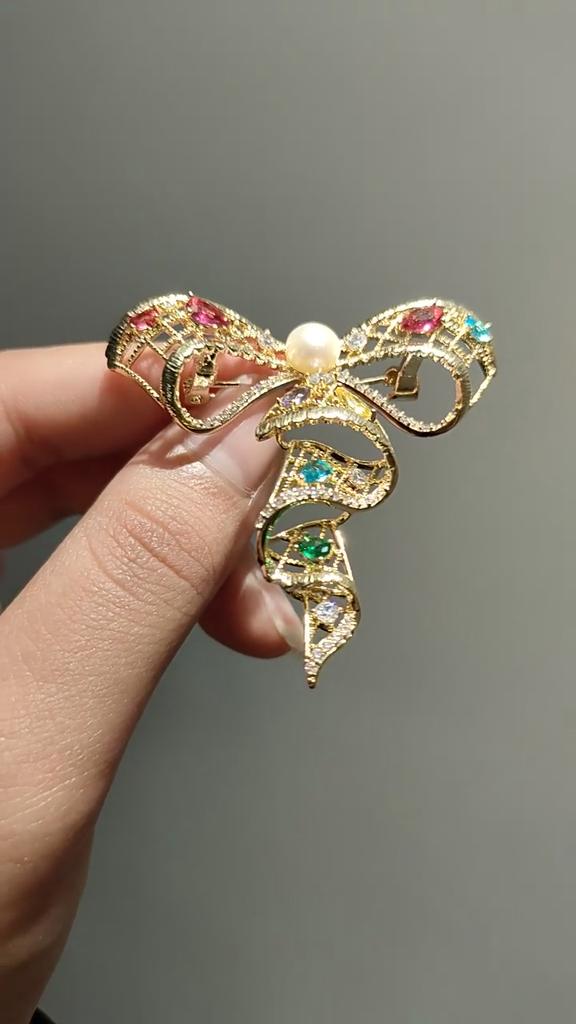 Senior Brooches Flower Leaf Brooch Pins for Women Suit Pendant  Fashion Brooches Jewelry