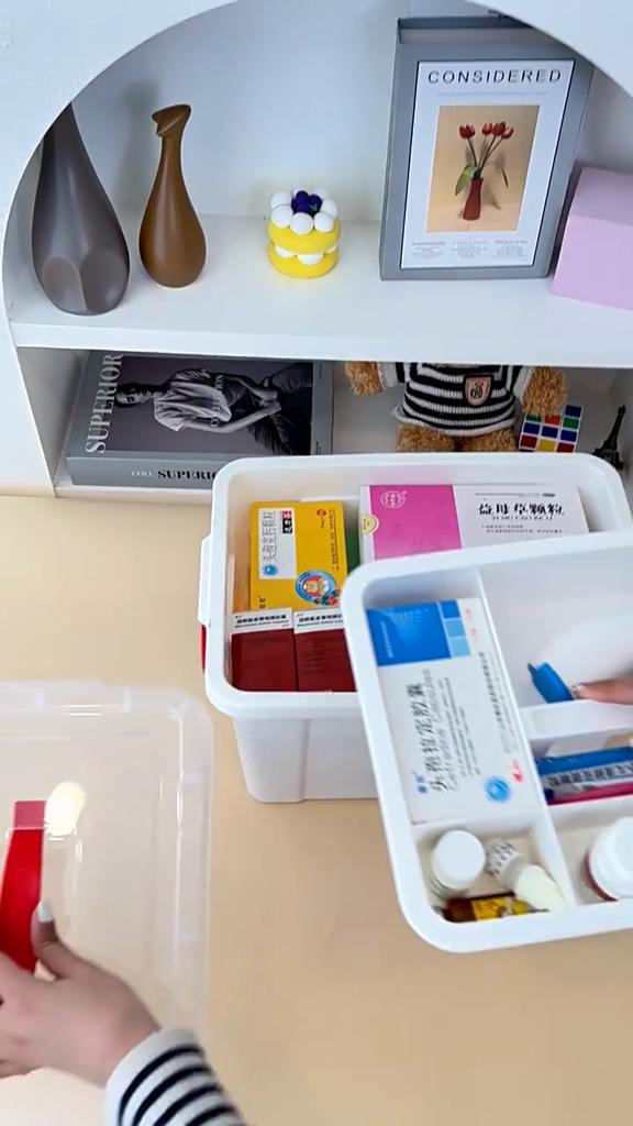 Medicinförvaringslåda  Vit