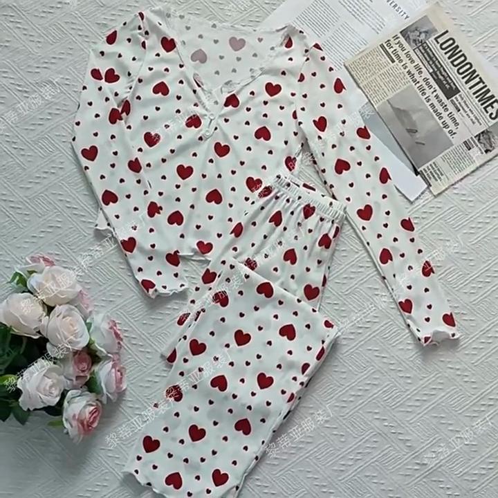 Women’s Heart Print Long Sleeve Top and Pants Pajama Set Two-Piece Loungewear Set Suitable for Outdoor Wear