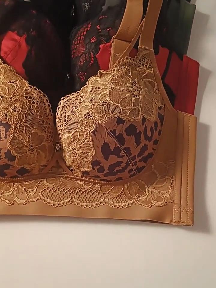 Sexy Kontrasterende Blonder Brystjusterings-BH-sett for Liten Byste Samlet Middelstykke Kopper Sideforhold Brystkontroll