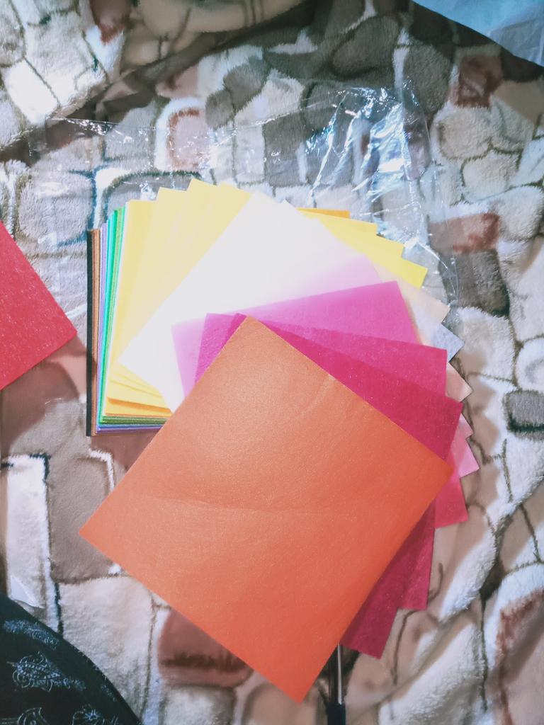 Lot De 40 Feuilles De Feutrine 10x10 Cm – 40 Couleurs – Tissu Non Tissé Pour Bricolage, Couture Et école