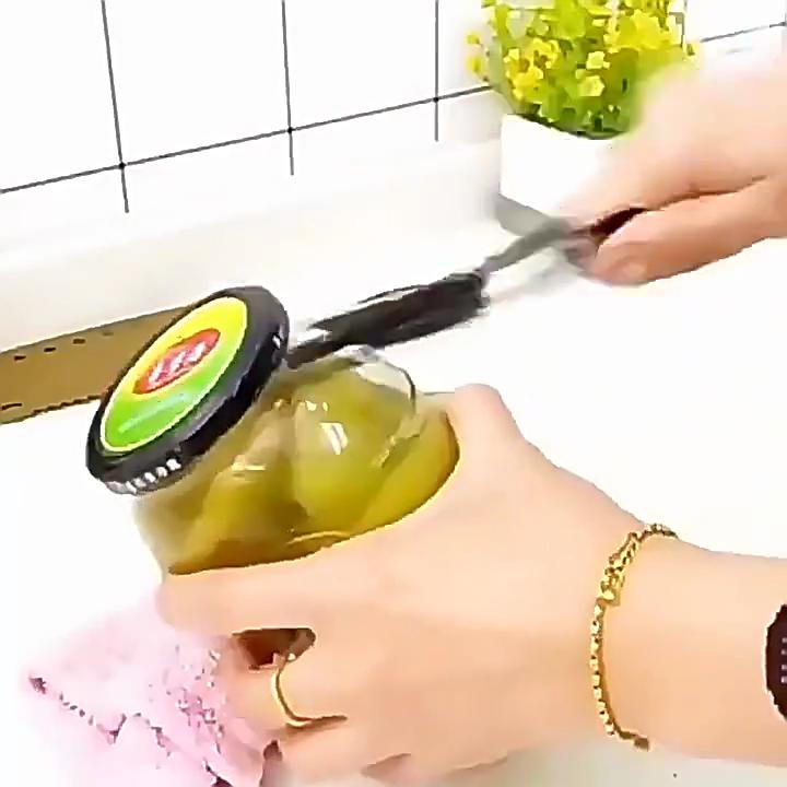 Universal and Easy Bottle Opener, Lid Twisting Device, Can Opener, Household Kitchen Tool, Anti Slip and Labor-saving