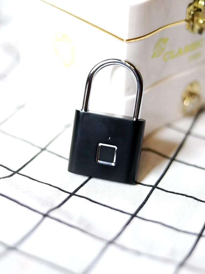 Schlüsselloses Smart-Fingerabdruck-Vorhängeschloss USB-Aufladung Fingerabdruckschloss Wasserdichtes Türschloss 0,2 Sek. Entsperren Sicherheits-Vorhängeschloss für Haus