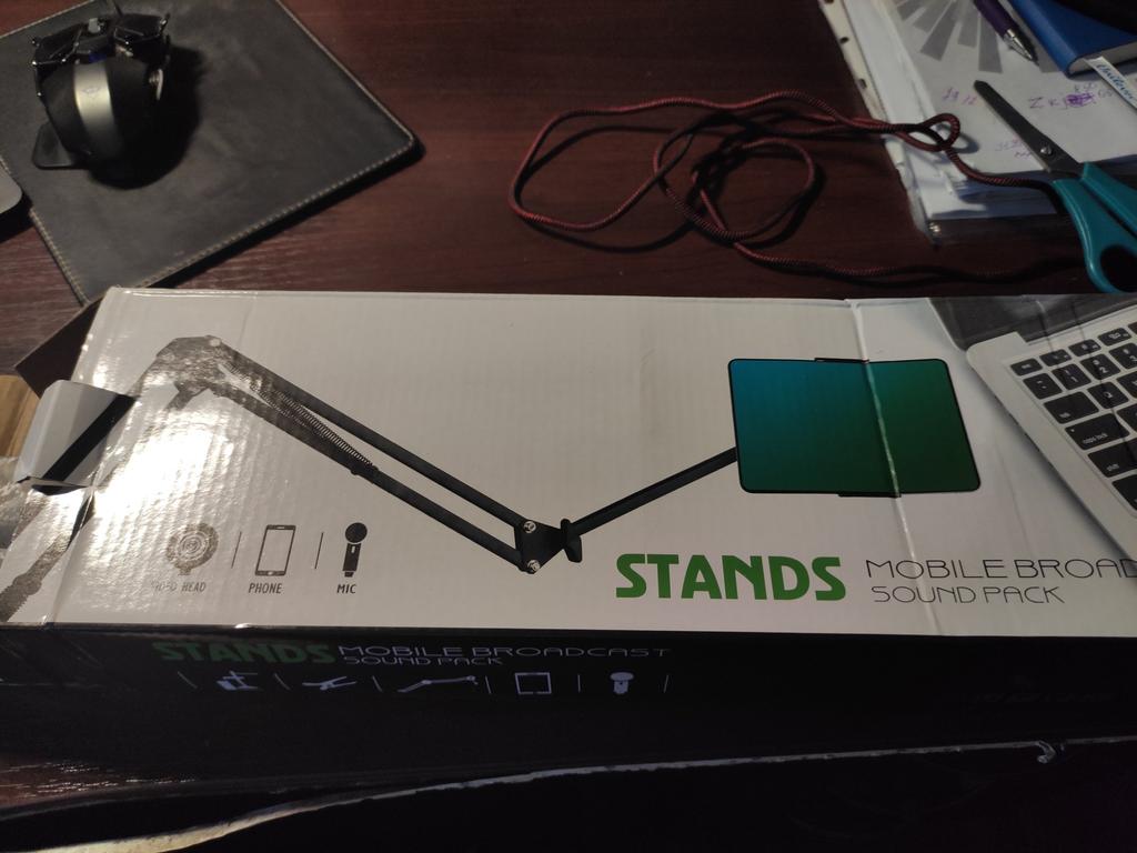 OMOTON Supporto per telefono cellulare da scrivania, confezione da 2 pezzi, supporto regolabile pieghevole per telefono, girevole a 360 gradi, adatto per iPhone 17, 16, 15, 14, 13 Pro Max e tutti gli